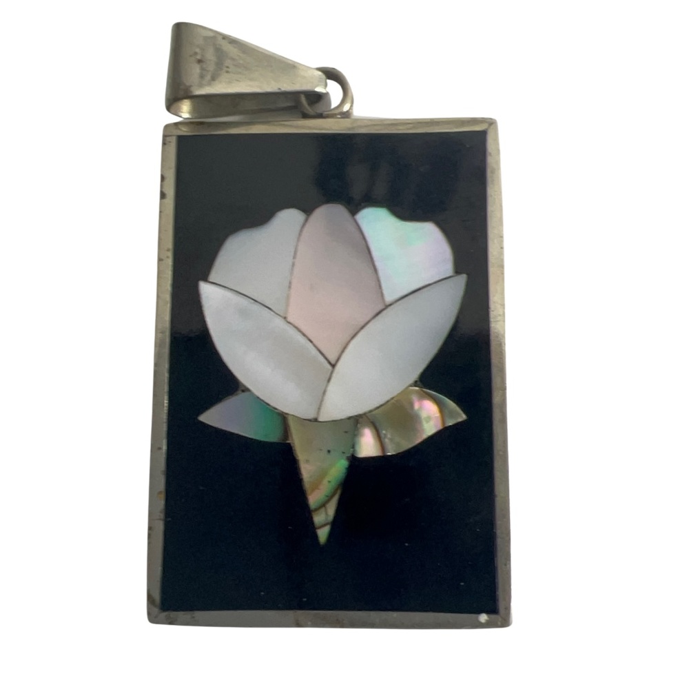 Alpaca Mexico Mother of Pearl Pendant
